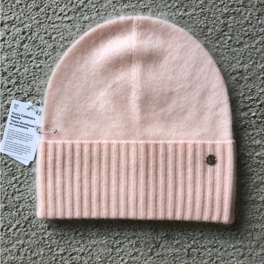LULULEMON Fuzzy Cashmere Beanie.NWT.